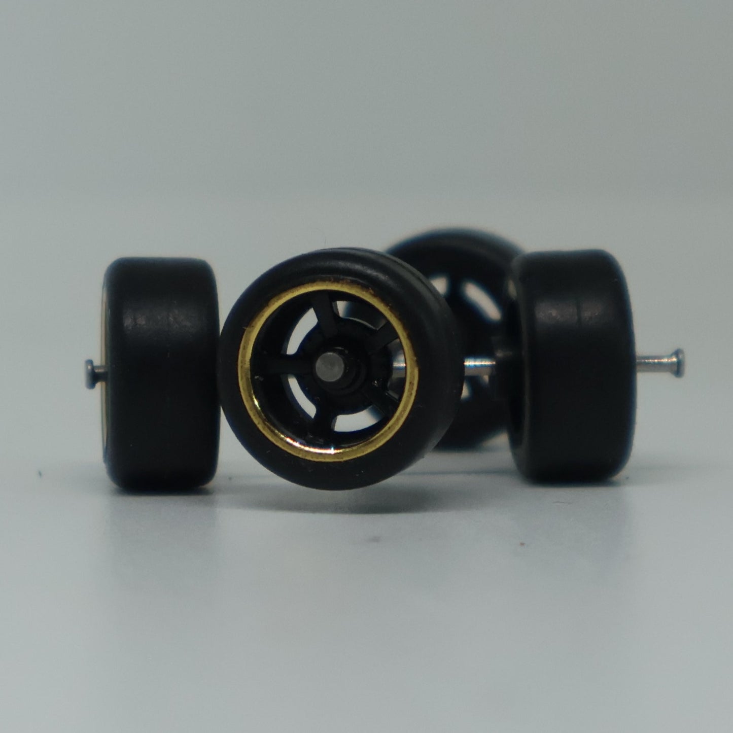 Llantas de Goma Escala 1:64 Básica Tipo A