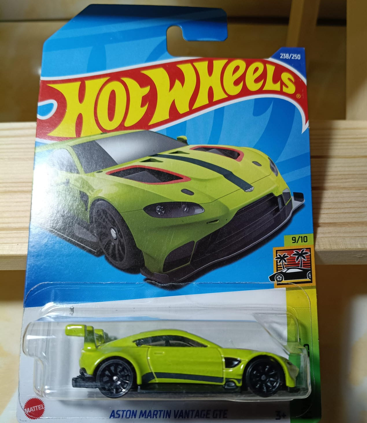 Hot Wheels Aston Martin Vantage GTE - HW Exotics