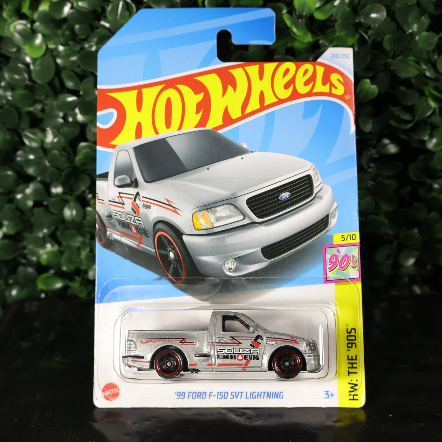 Ford_F150_SVT_Lightning_th_90s_2500_0 • B00 • Hotwheels, Basico
