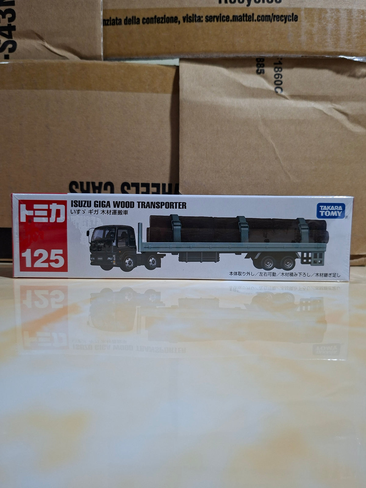 Tomica #125 Isuzu Giga Wood Transporter