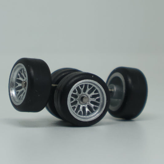 Llantas de Goma  Escala 1:64 Básica Tipo F