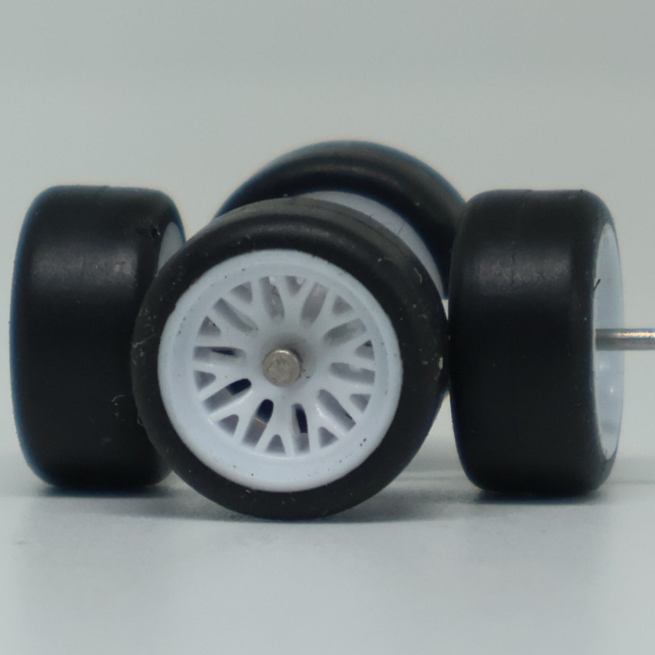 Llantas de Goma  Escala 1:64 Básica Tipo F