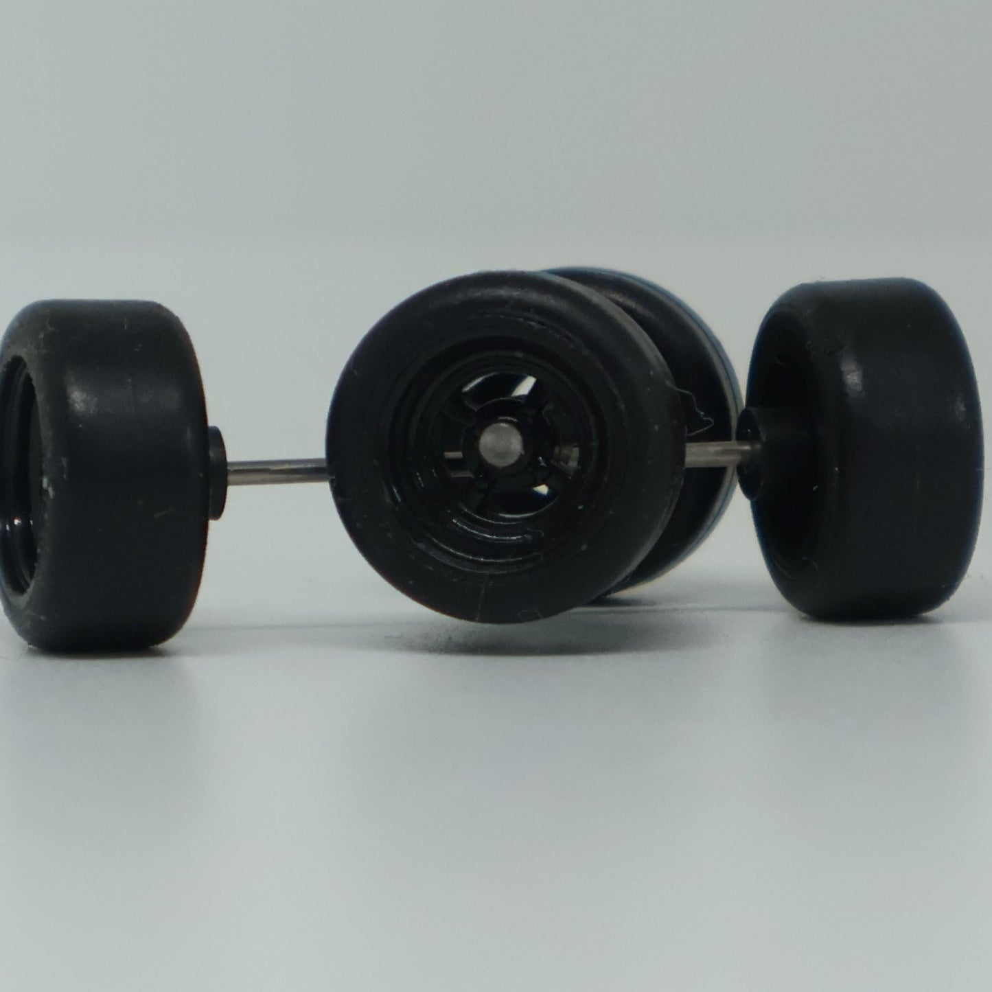 Llantas de Goma  Escala 1:64 Básica Tipo H