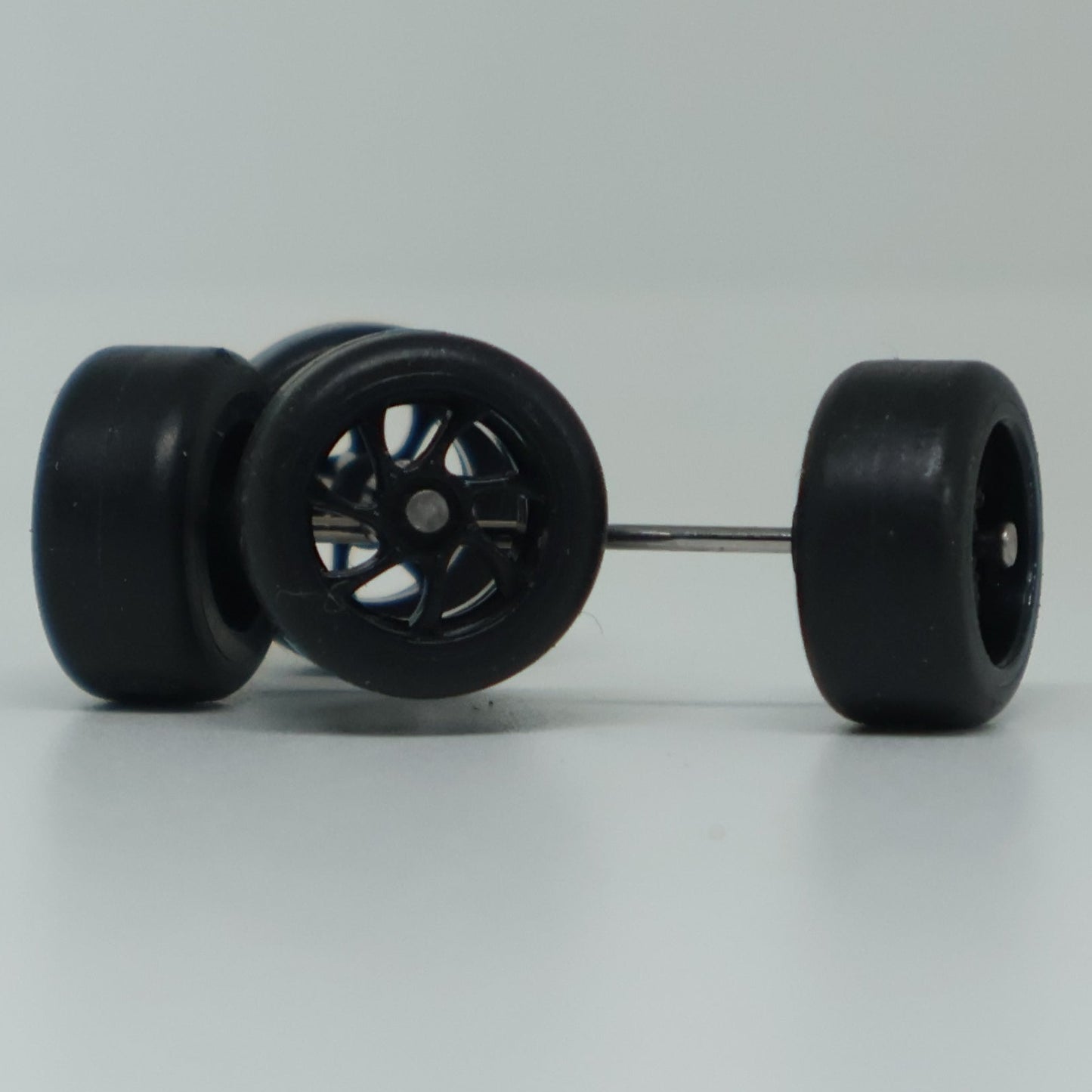 Llantas de Goma  Escala 1:64 Básica Tipo B