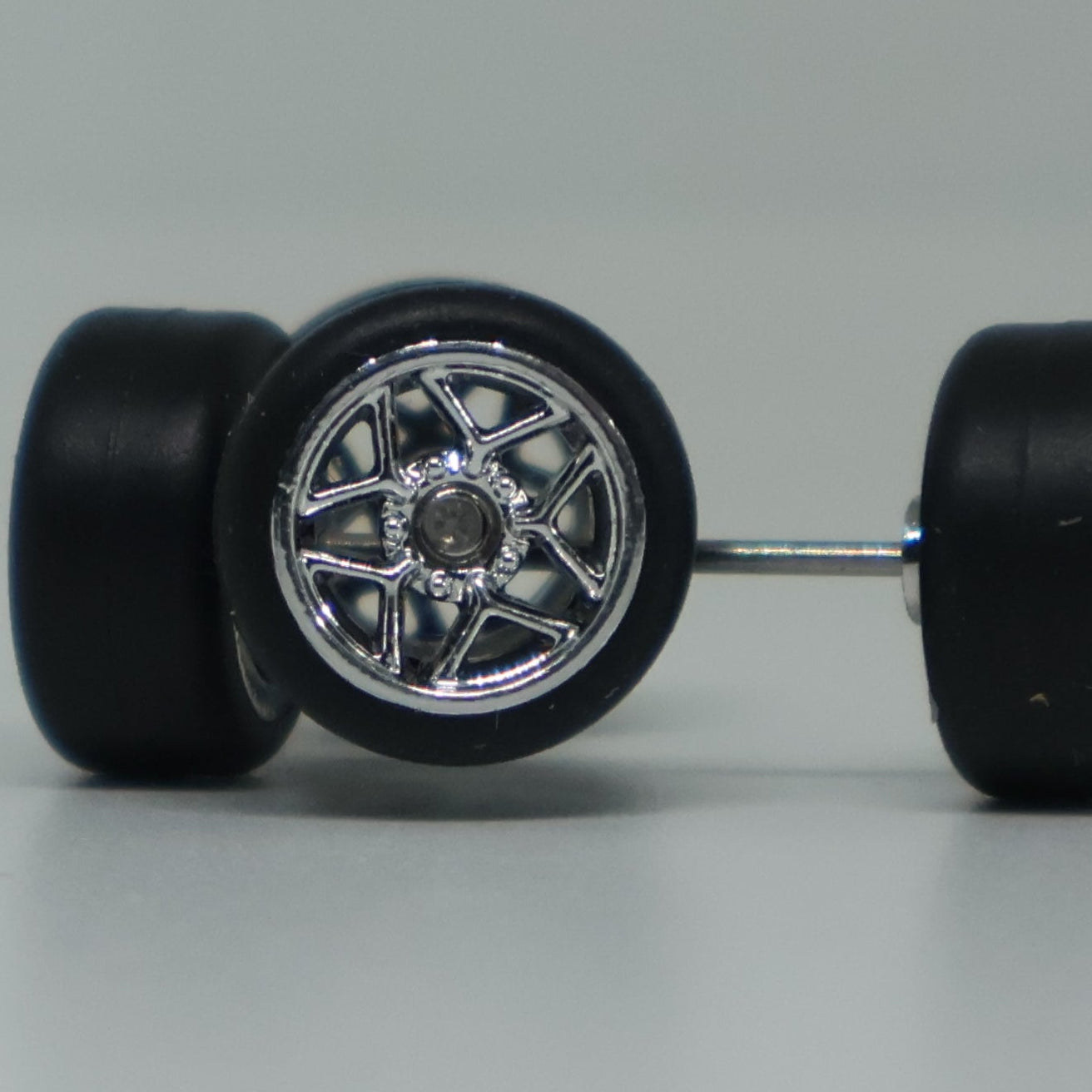 Llantas de Goma  Escala 1:64 Básica Tipo I