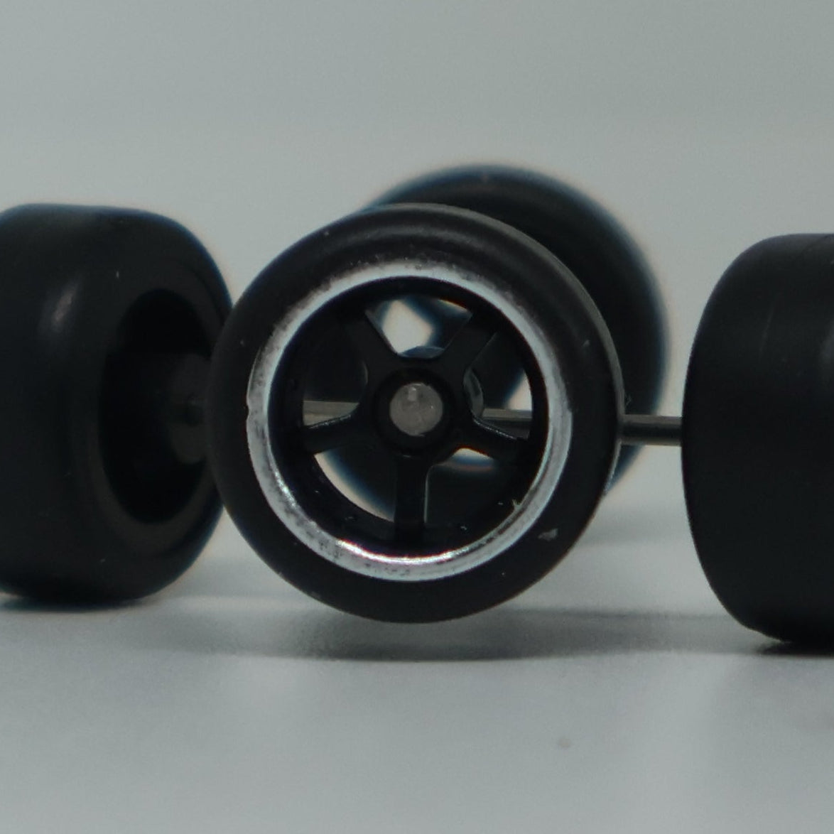 Llantas de Goma  Escala 1:64 Básica Tipo G