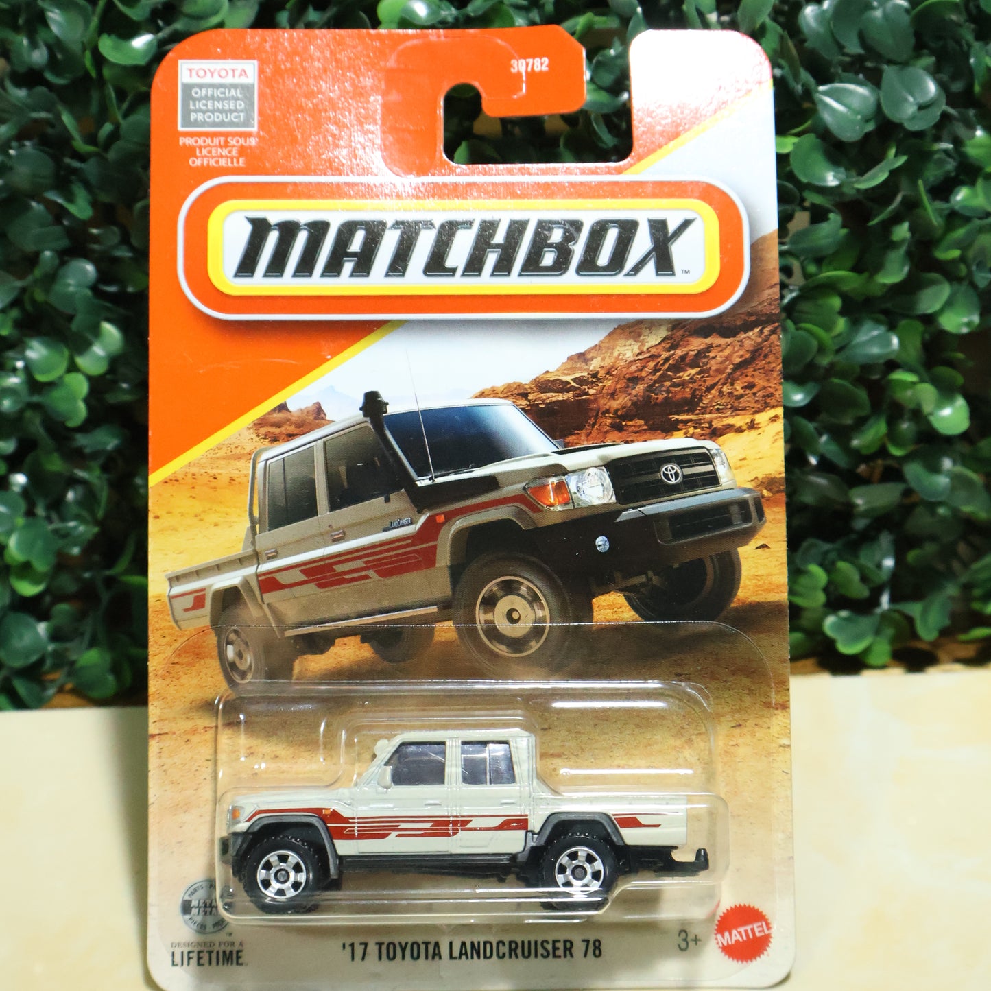 17 Land Cruiser 78 Matchbox