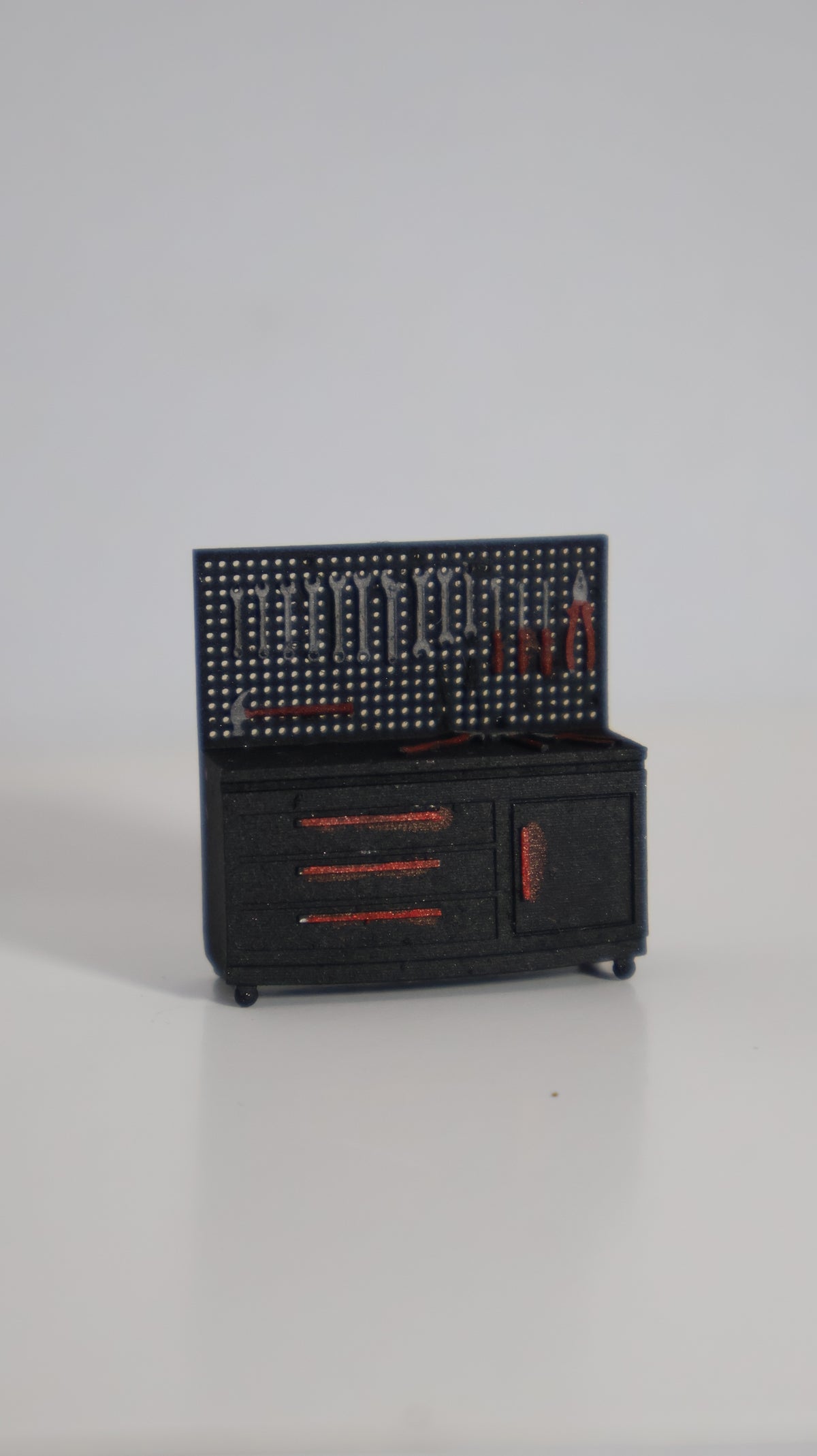 Mesa de trabajo Milwaukee miniatura 1:64 diorama garage negro rojo