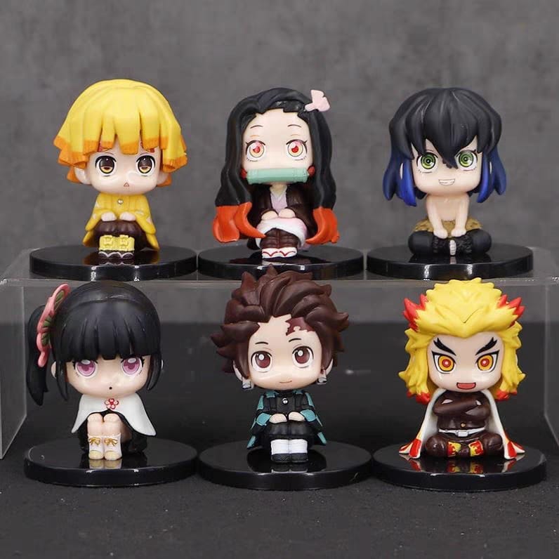 Figuras de Kimetsu No Yaiba sentados con base