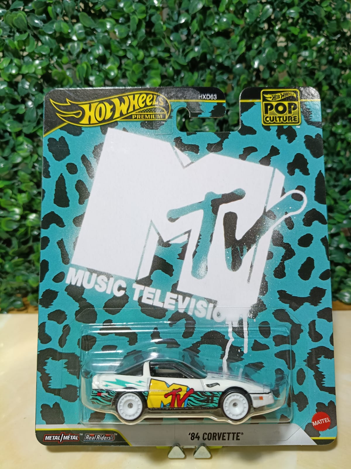 Hot Wheels Premium Pop Culture MTV '84 Corvette