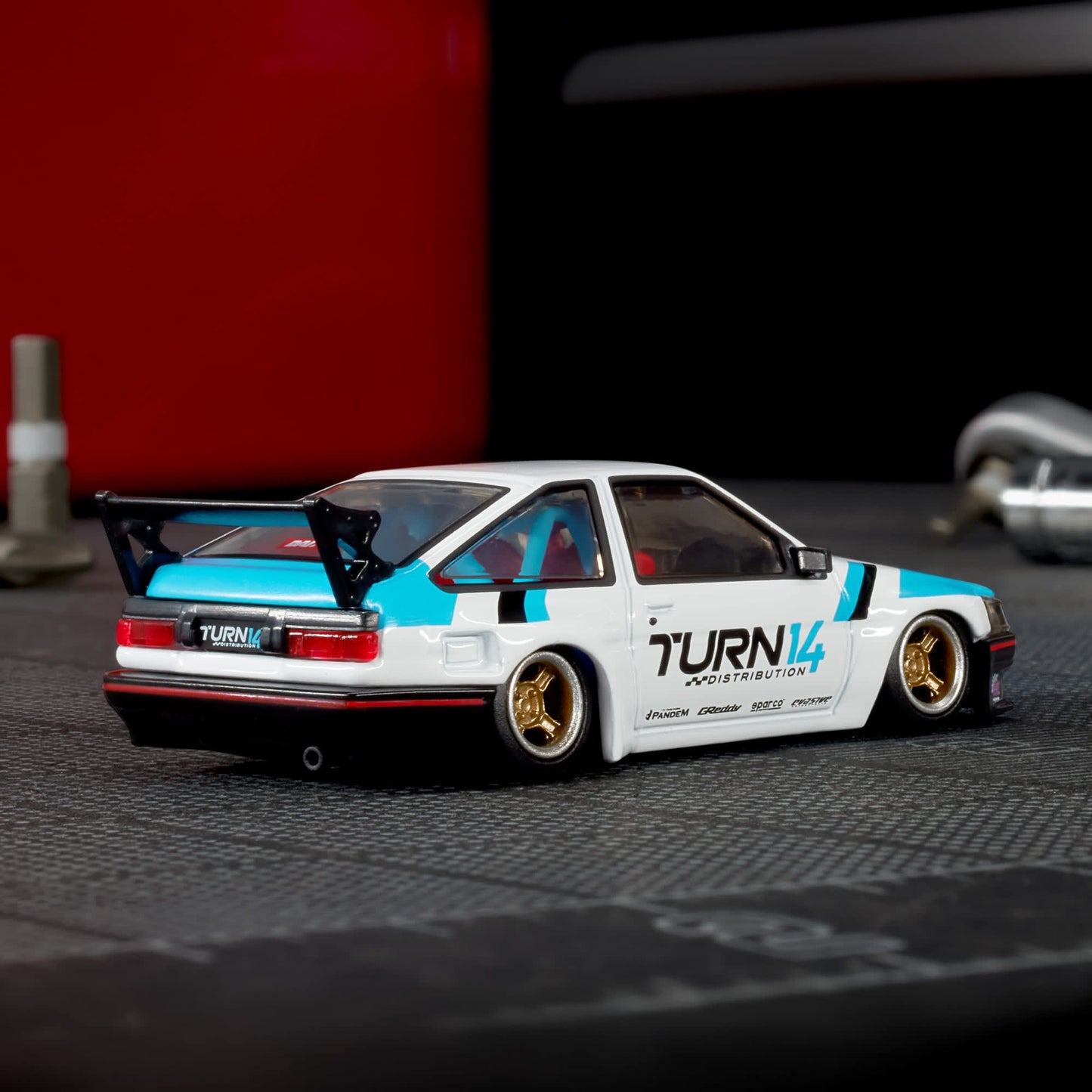 Hot Wheels Elite 64 #16 - Toyota Corolla Levin AE86 Custom Turn 14