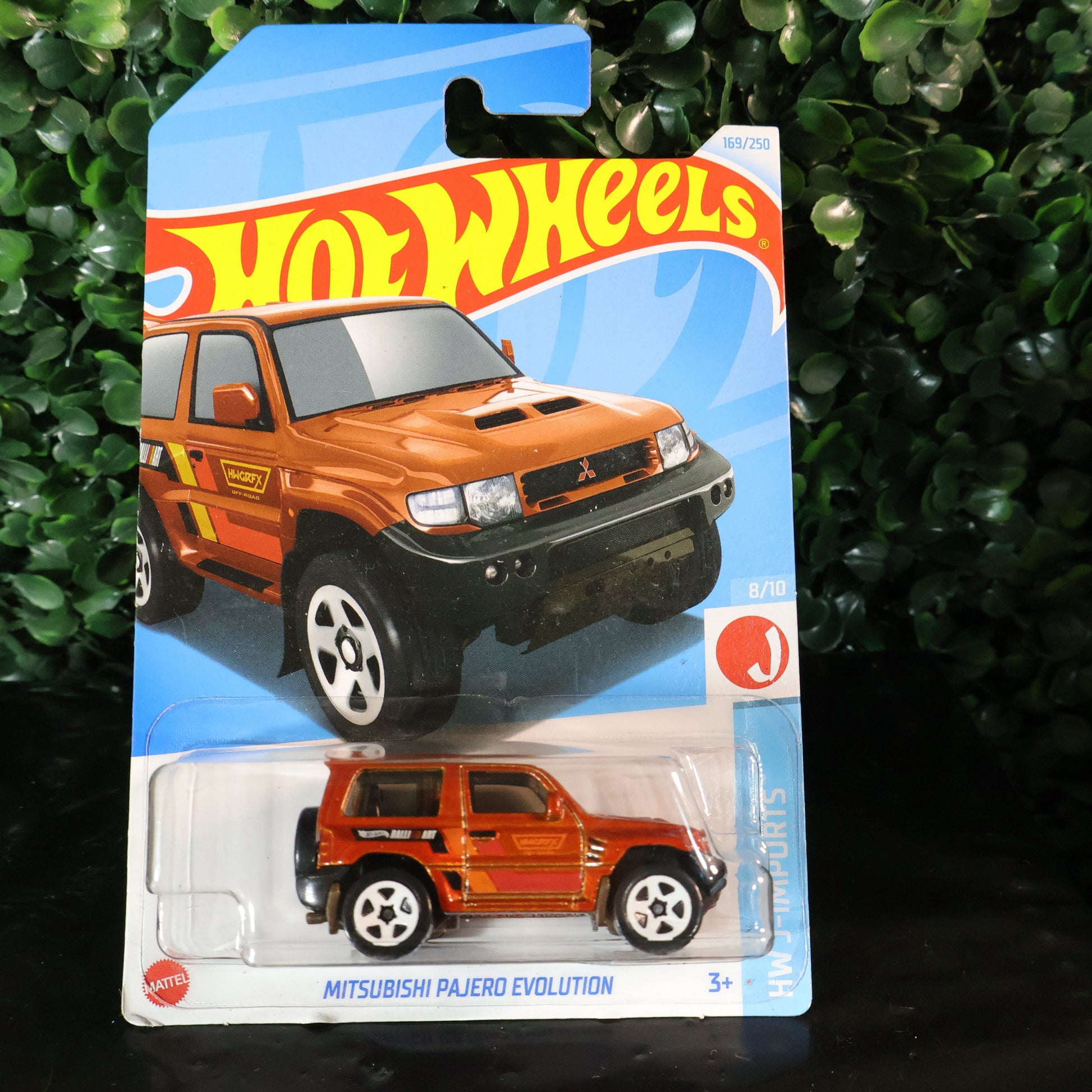 Mitsubishi_Pajero_Evolution_HW_JI_2000_0 • B01 • Basico, Hotwheels