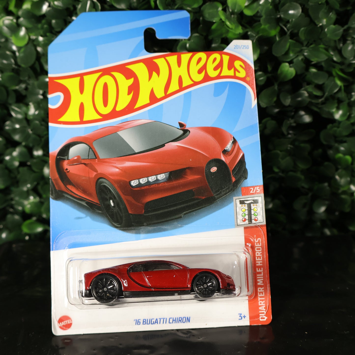 Bugatti_Chiron_16_2500_0 • B00 • Basico, Hotwheels