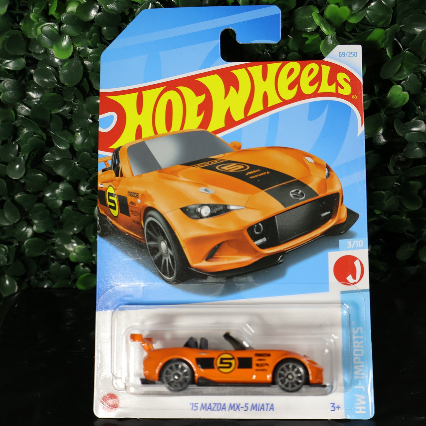 Mazda_MX5_Miata_2015_1800_0 • B00 • Hotwheels, Basico