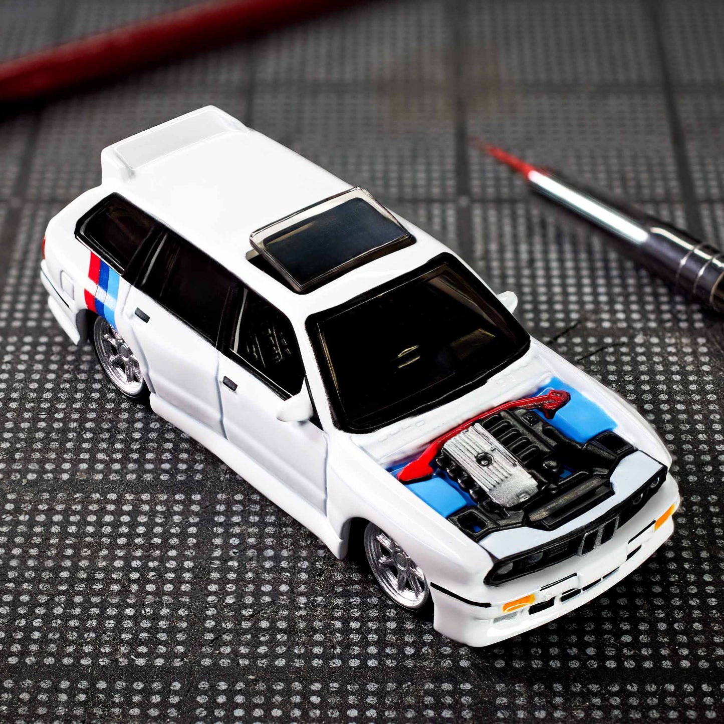 Hot Wheels Elite 64 #8 - 1990 BMW 318i Touring