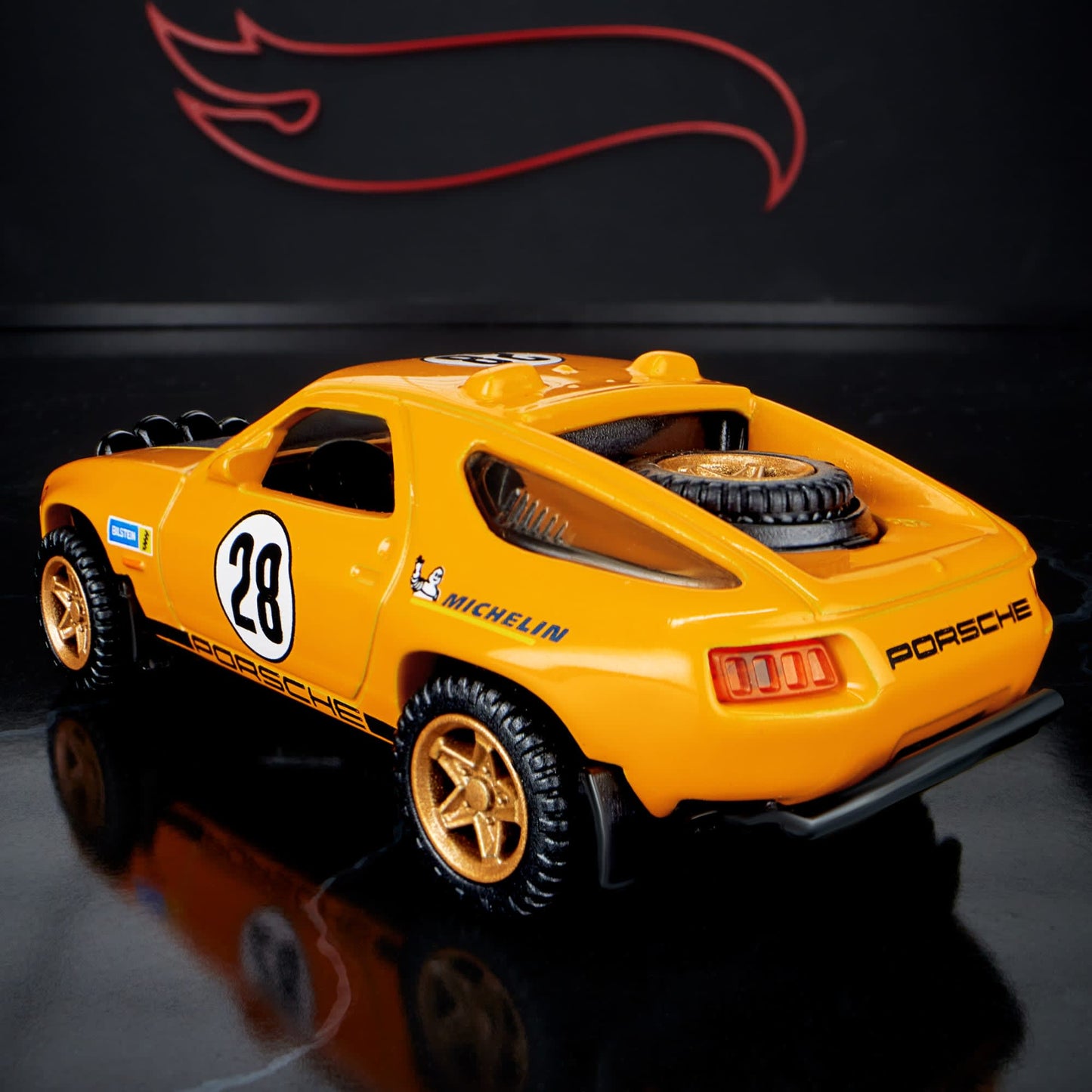 Hot Wheels Elite 64 - Porsche 928 Safari