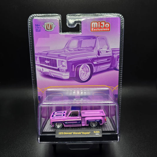 M2 Machines 1979 Chevrolet Silverado Stepside MiJo Exclusives - empaque lateral