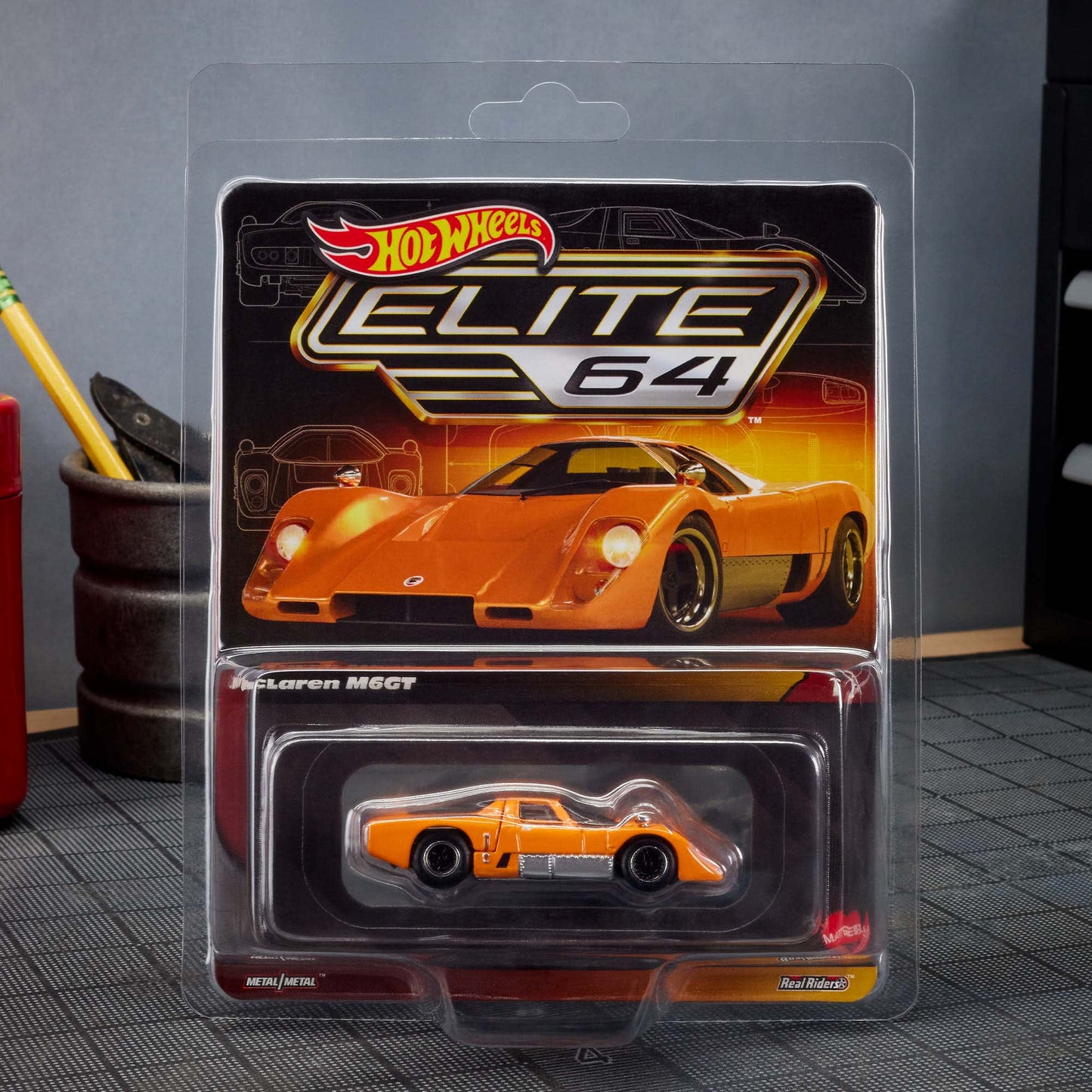 McLaren M6GT - Hot Wheels Elite 64