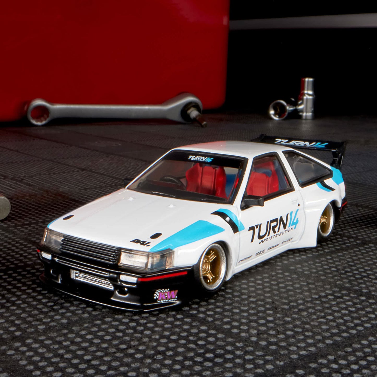 Hot Wheels Elite 64 #16 - Toyota Corolla Levin AE86 Custom Turn 14