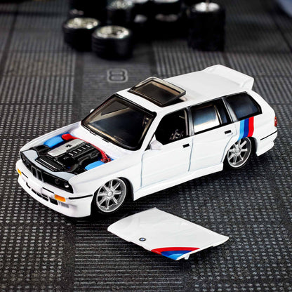 Hot Wheels Elite 64 #8 - 1990 BMW 318i Touring